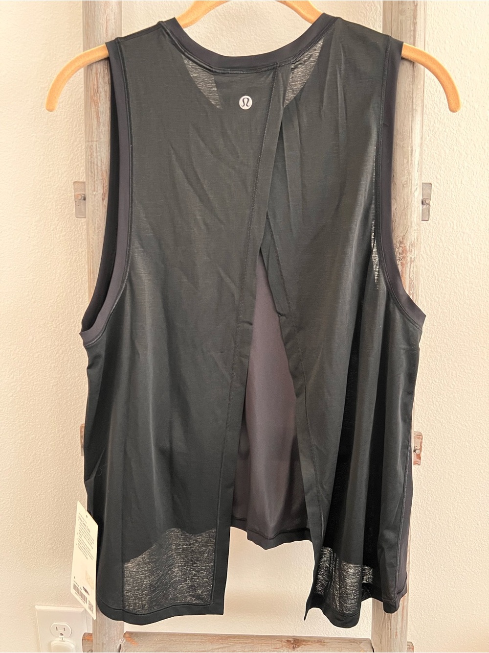 Lululemon In the Open Tank - Picture 4 of 5